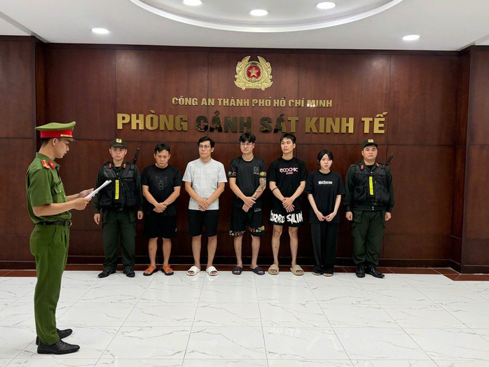 Công an TPHCM khám xét nhiều địa điểm, thi hành lệnh bắt 5 người - 1