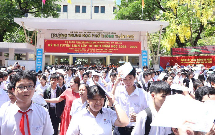 Thí sinh dự kỳ thi tuyển sinh lớp 10 tại Trường THPT Trần Phú, phường Hải Châu, TP Đà Nẵng