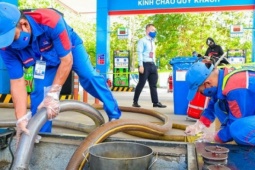 Xăng E10 sắp thay thế RON 95 trên toàn quốc, được kiểm soát chất lượng ra sao?