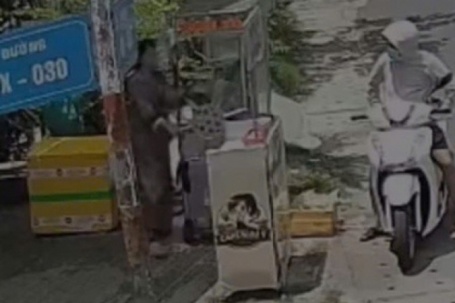 Clip: Kinh hãi cô gái bị máy ép nước mía cuốn xoay nhiều vòng ở TPHCM