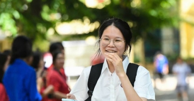 Đề và đáp án môn Toán thi vào lớp 10 Trường THPT Chuyên KHXH&NV năm 2026