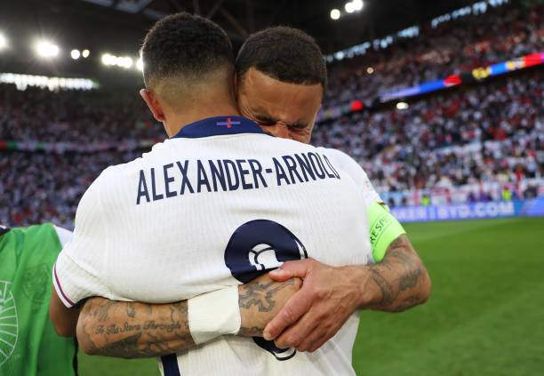 Walker và Alexander-Arnold tại EURO 2024