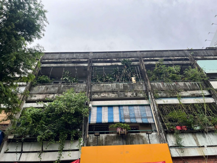 Hà Nội đang lấy ý kiến về cơ chế mới nhằm đẩy nhanh tiến độ cải tạo, xây dựng lại các khu chung cư cũ xuống cấp.