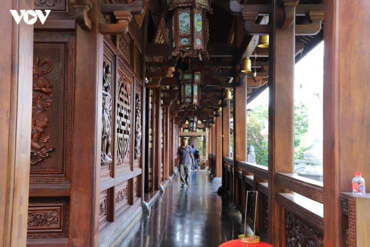 Giữa nhịp sống hiện đại của Buôn Ma Thuột, chùa Sắc Tứ Khải Đoan vẫn giữ được vẻ bình yên và linh thiêng.