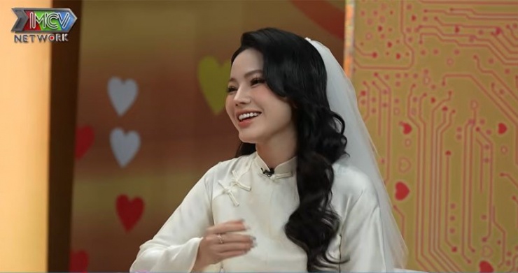 Chị Nhung rung động trước chàng trai Israel từ lần gặp đầu tiên. Ảnh cắt từ clip 