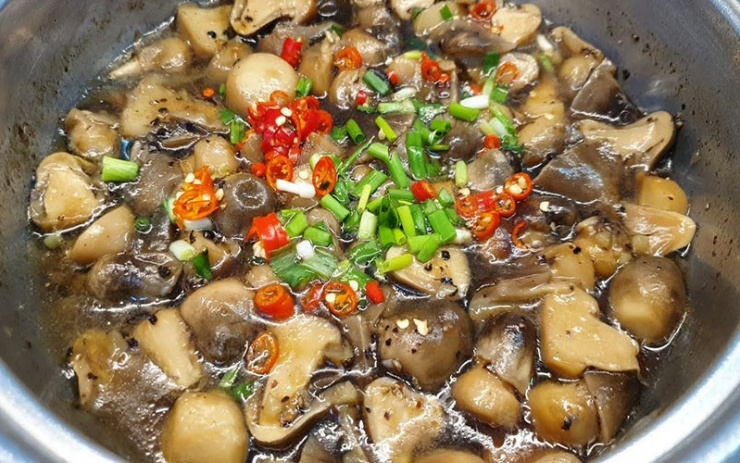 Loại rau được coi là 'thuốc bổ tự nhiên' bán đầy ngoài chợ, hỗ trợ phòng ngừa và ức chế tế bào ung thư, chế biến thành nhiều món ngon - 2