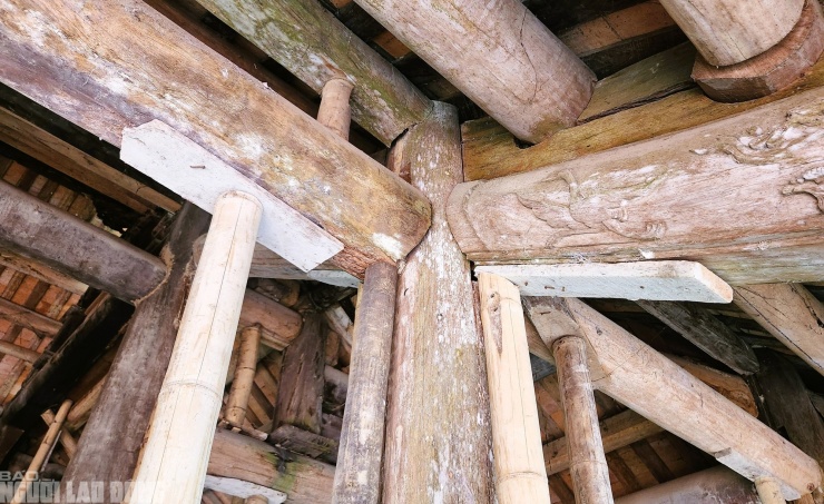 Đình cổ chờ sập ở Thanh Hóa, dân làng dùng tre luồng chống đỡ - 5