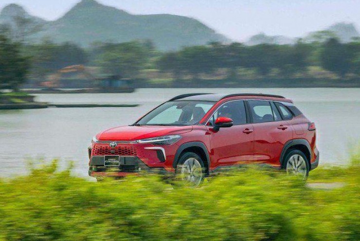 Nuôi Toyota Corolla Cross tốn gần 100 triệu/năm: Có đáng mua không?
