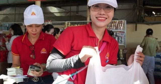 Một doanh nghiệp tặng hơn 1.300 chỉ vàng tri ân người lao động