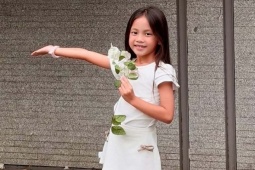 Ảnh sao 24/5: Lisa nhà Hồ Ngọc Hà được khen ra dáng người mẫu nhí