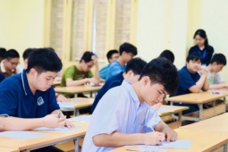 Đề Văn lớp 10 trường chuyên gây tranh cãi, chuyên gia chỉ ra điểm bất hợp lý