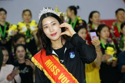 Người đẹp Hàn Quốc giành Hoa khôi Cúp VTV9 Bình Điền, đội Thanh Thuý được thưởng nóng