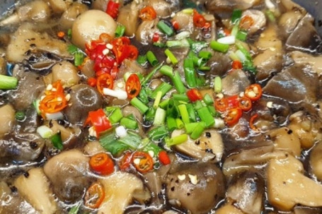 Loại rau được coi là 'thuốc bổ tự nhiên' bán đầy ngoài chợ, hỗ trợ phòng ngừa và ức chế tế bào ung thư, chế biến thành nhiều món ngon