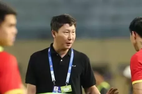 HLV Kim Sang-sik đưa tuyển Việt Nam sang Hàn Quốc rèn quân