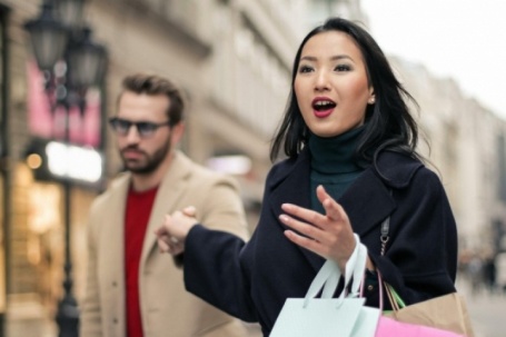 Vợ lương 7 triệu đồng vẫn mua váy 2 triệu, mỗi tháng gội đầu hết tiền triệu