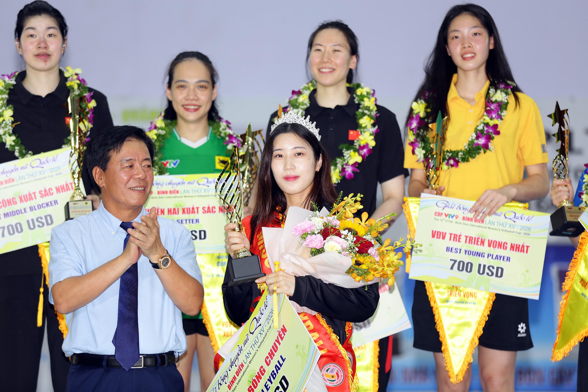 Giải thưởng được chờ đợi nhất của giải là Hoa khôi chính thức được trao cho người đẹp Baek Chaerim của CLB Suwon (Hàn Quốc).