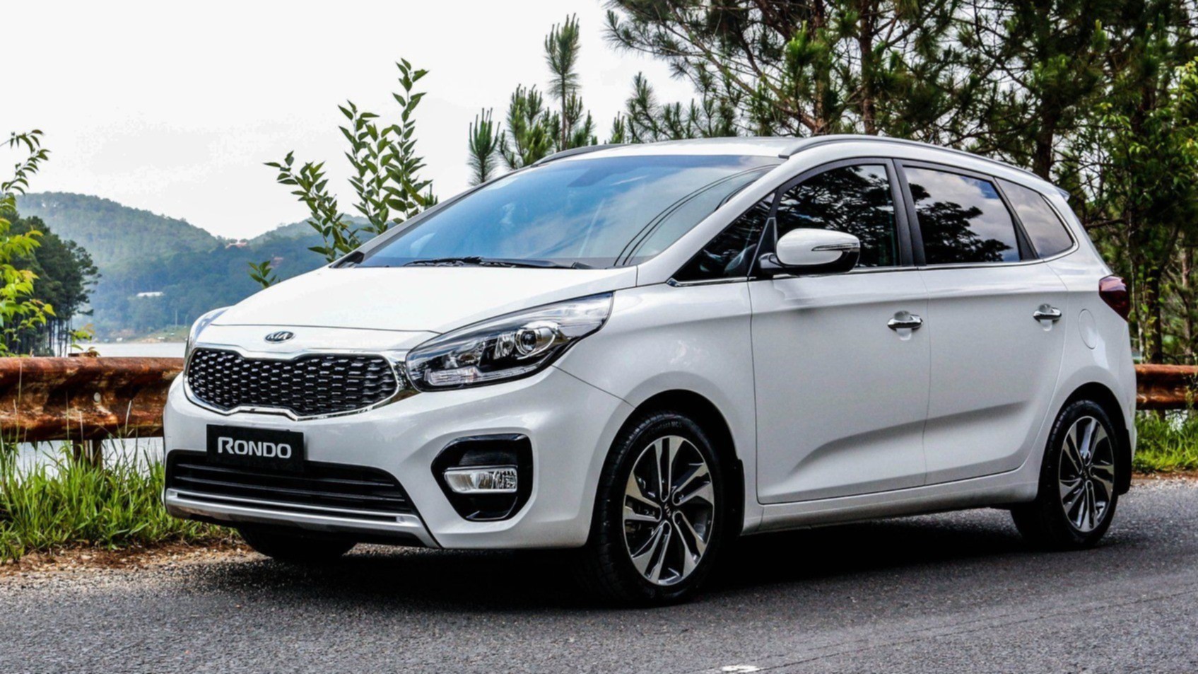 Top xe MPV cũ đáng mua trong tầm giá trên dưới 500 triệu đồng - 4