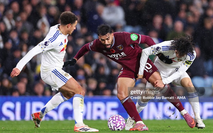 West Ham không còn quyền tự quyết trong cuộc đua trụ hạng