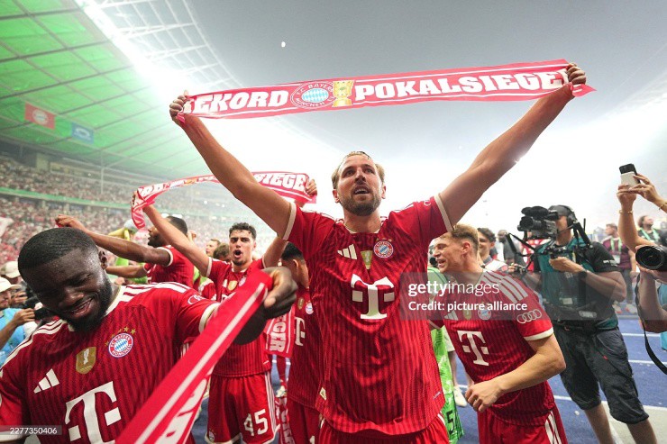 Kane tỏa sáng, Bayern hoàn tất "cú đúp" danh hiệu quốc nội