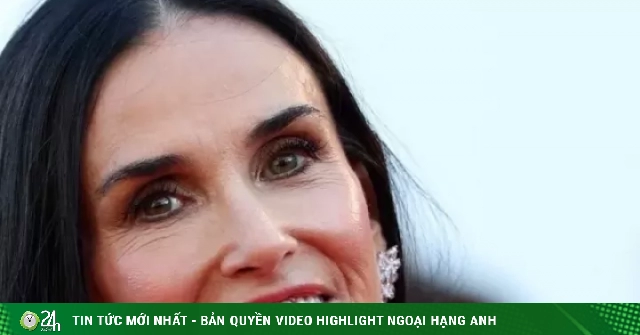'Người phụ nữ đẹp nhất thế giới' biến Cannes thành sàn diễn riêng với loạt váy áo gây choáng