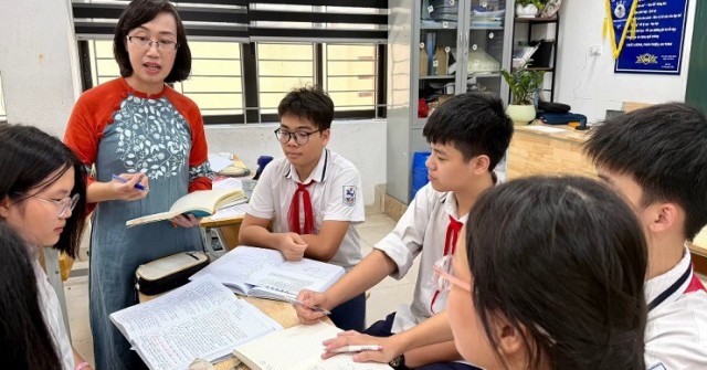 Nắng như "đổ lửa", học sinh Hà Nội vẫn say sưa ôn thi vào lớp 10