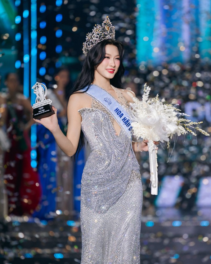 Tân hoa hậu Nguyễn Thu Thảo.