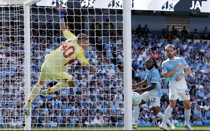 Antoine Semenyo mở tỉ số trận đấu cho Man City