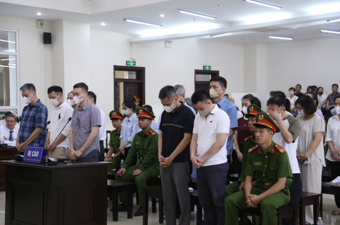 Các bị cáo tại phiên toà cấp phúc thẩm