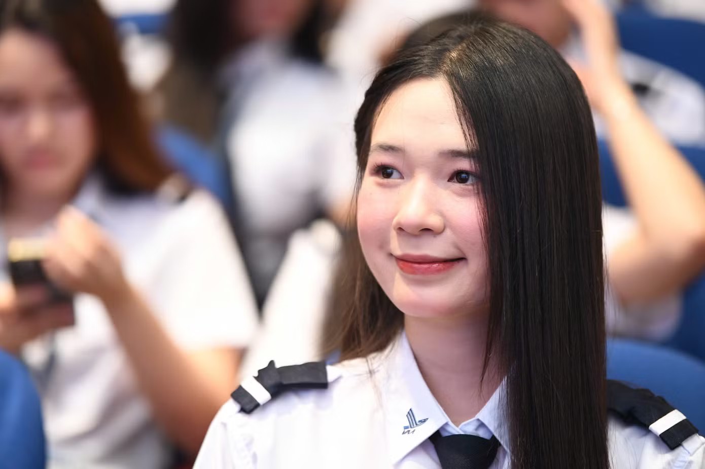 “Hy vọng rằng từ chính mái trường này sẽ có thêm nhiều gương mặt xuất sắc, tự tin đăng ký tham gia , góp phần viết tiếp hành trình đầy tự hào của cuộc thi mang đậm bản sắc Việt Nam”, nhà báo Lý Thành Tâm - Ủy viên Ban Biên tập, Trưởng Văn phòng Đại diện báo Tiền Phong tại TPHCM - chia sẻ.