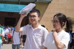 Nắng nóng 40 độ C, bác sĩ khuyến cáo 5 điều học sinh thi lớp 10 cần làm