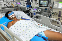 Nắng nóng, thiếu niên 15 tuổi sốc nhiệt nguy kịch, tổn thương gan, thận khi chơi thể thao