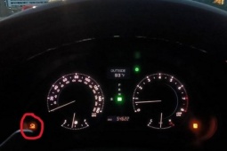 Chủ xe đổ xăng E10 than phiền bị hụt ga, chết máy và lời giải từ chuyên gia ô tô