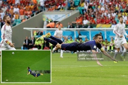 “Người Hà Lan bay” Van Persie & cú đánh đầu chỉ có trong tưởng tượng ở World Cup