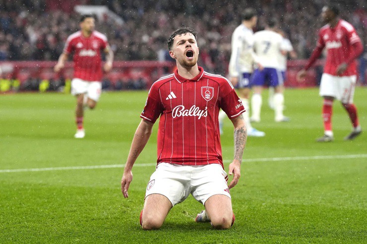 Tin nóng chuyển nhượng 25/5: MU nhắm cựu sao Liverpool để gia cố hàng thủ - 1