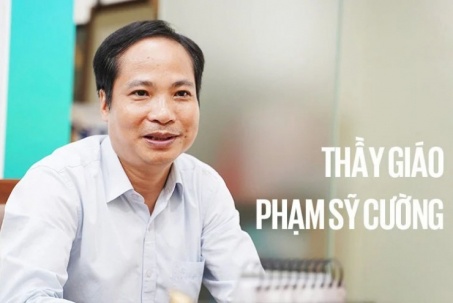 Thầy hiệu trưởng mang 100 lá thư học trò “vượt sóng” ra Trường Sa: Tôi chỉ là một mảnh của hạt cát