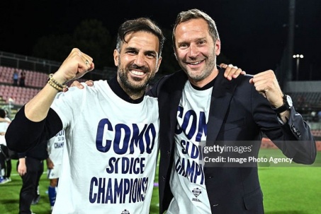 AC Milan ngã ngựa đánh rơi suất dự Cúp C1, đội của Fabregas làm nên lịch sử