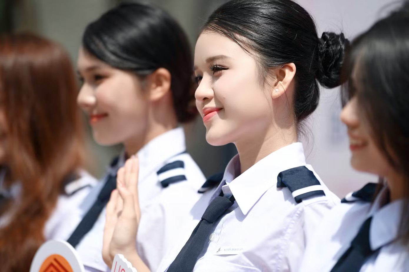 Tới tham dự sự kiện, nhiều thí sinh chia sẻ cảm xúc bỡ ngỡ, hồi hộp. Tuy nhiên với môi trường được đào tạo về tác phong chuyên nghiệp, họ nhanh chóng hòa nhập với không khí chương trình và thể hiện bản thân trước ống kính máy quay.