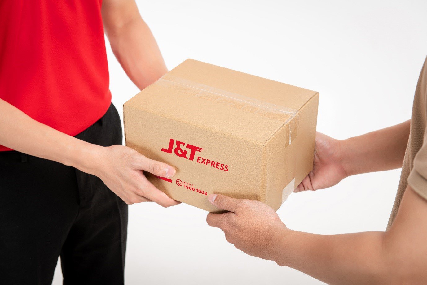 Shipper J&amp;T Express đến tận nơi lấy hàng chỉ với vài thao tác đơn giản