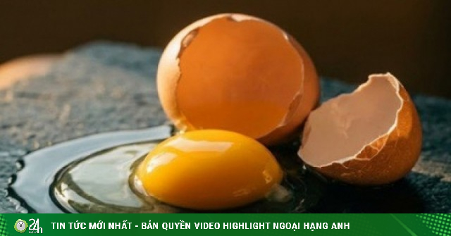 Nên dùng lòng trắng hay lòng đỏ trứng gà để làm đẹp da?