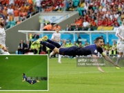 “Người Hà Lan bay” Van Persie & cú đánh đầu chỉ có trong tưởng tượng ở World Cup