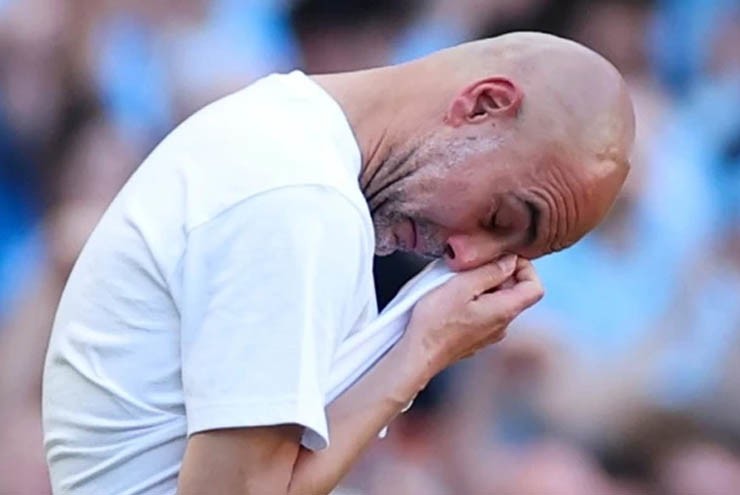 Pep Guardiola rơi nước mắt