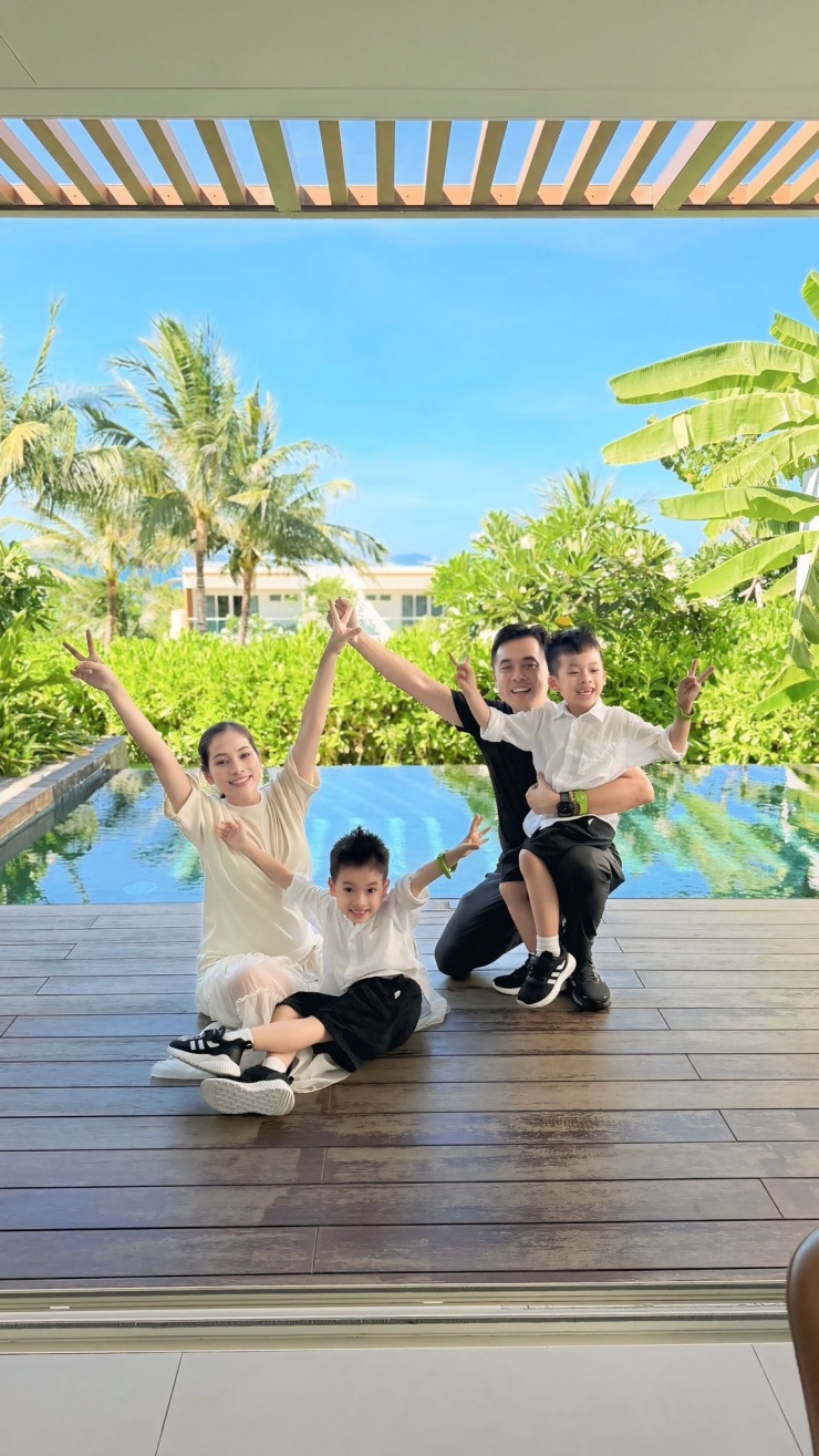 Ảnh sao 26/5: Lê Phương dành thời gian rảnh rỗi bên con gái - 6