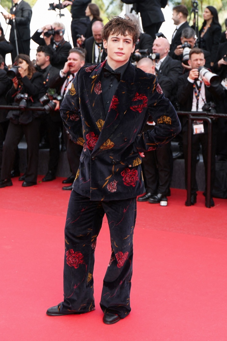 Dung mạo người mẫu Pháp gốc Việt gây sốt ở Cannes - 1