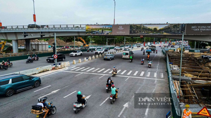 Hầm chui nằm ở vị trí cách điểm giao cắt với đường Cổ Linh khoảng 400 m; điểm cuối kết nối với đường Đàm Quang Trung hiện hữu, cách vị trí giao cắt với đường Cổ Linh khoảng 1.000 m.