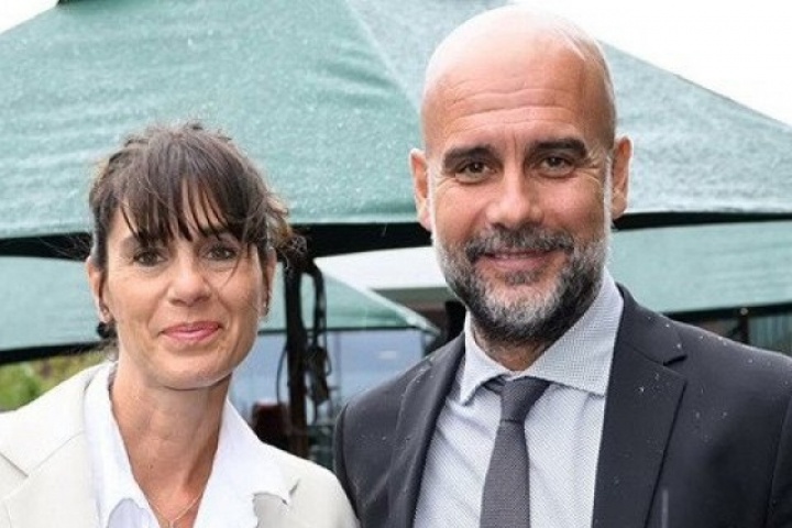 Pep Guardiola làm lành với vợ, về Barcelona sinh sống