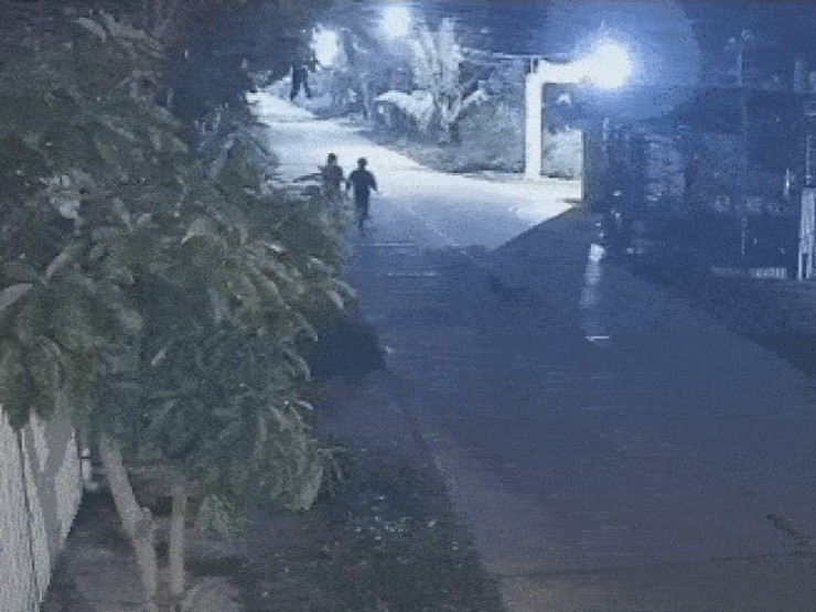 Clip công an vây bắt 2 đối tượng trộm chó như phim hành động