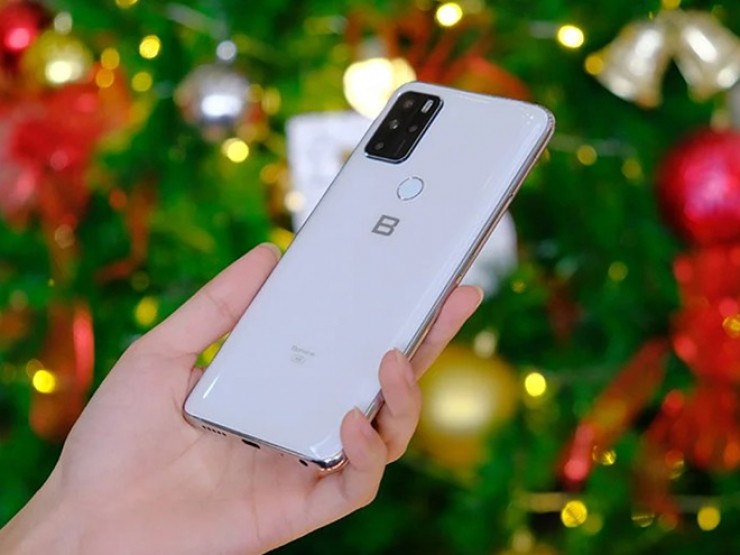 BKAV mạnh tay xả hàng Bphone với mức giảm gần 50% để tri ân khách hàng