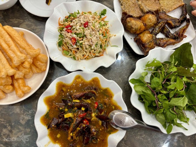 Từ một cặp sam, đầu bếp có thể chế biến thành nhiều món khác nhau.