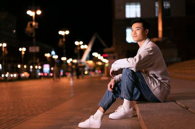 Khi đi bộ trong đêm, con người dễ sống thật với cảm xúc của mình hơn. Ảnh minh họa