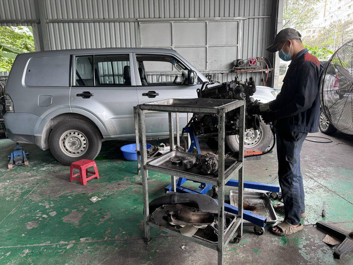 Một số chủ xe phản ánh các hiện tượng như khó khởi động, xe chạy không "bốc", tăng tốc chậm, tiêu hao nhiên liệu nhiều hơn hoặc động cơ nóng hơn khi sử dụng xăng E10.